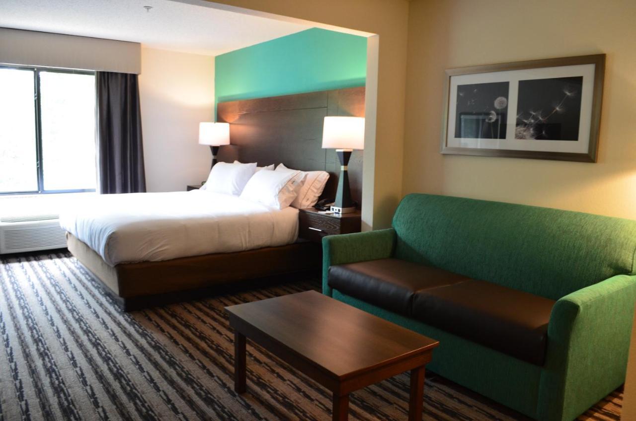 Holiday Inn Express Мадисън Екстериор снимка