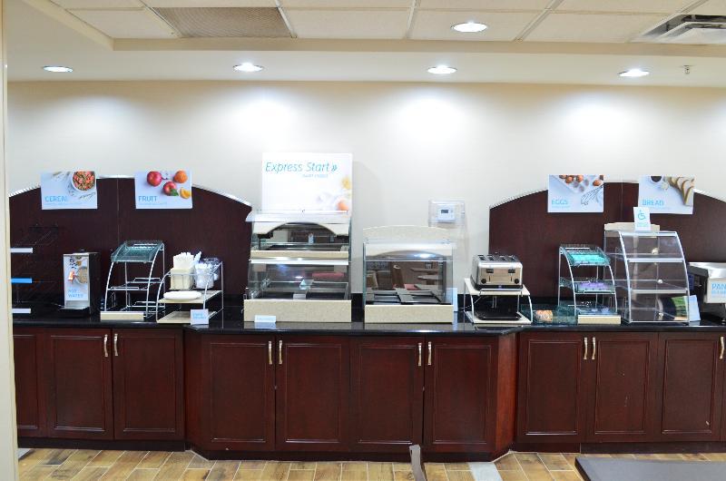 Holiday Inn Express Мадисън Екстериор снимка